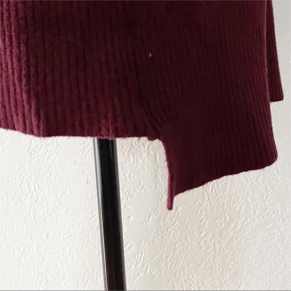 NWOT DEVOTION BY CYRUS Cowlneck Ribbed Tunic Sweater Sz Medium Burgundy Knit - Picture 6 of 10